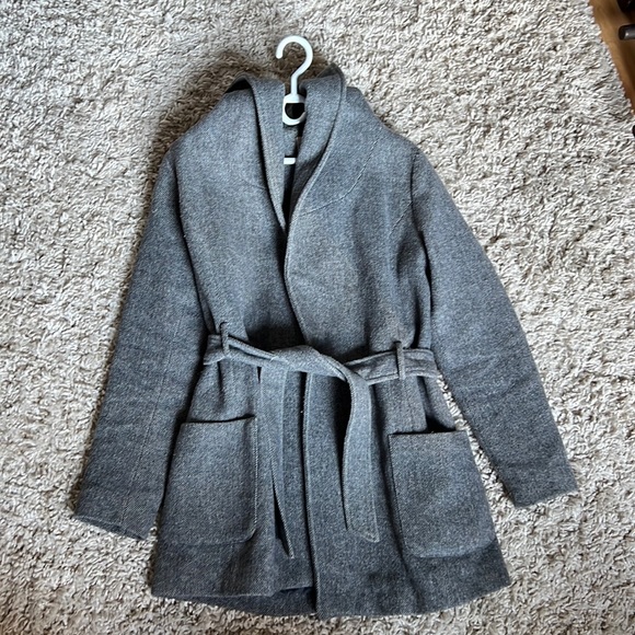 Grey coat - Picture 1 of 5